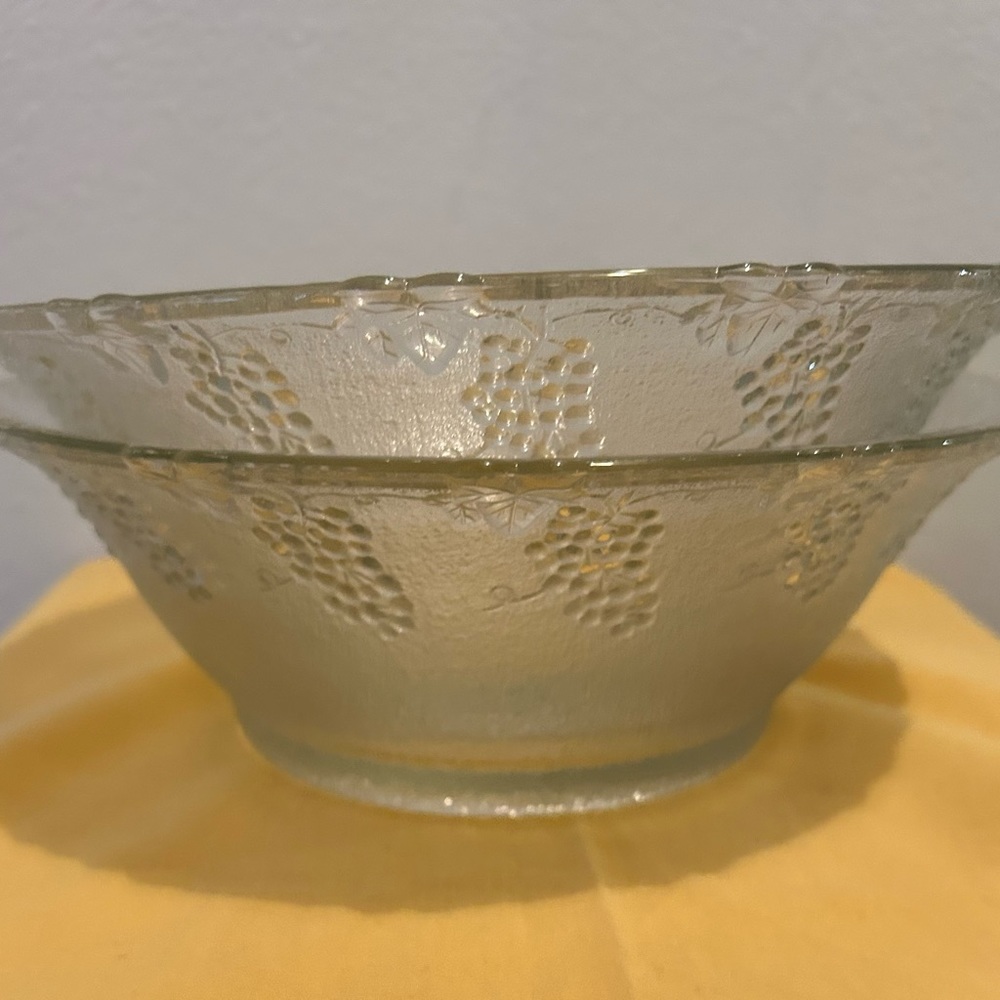 KIG Malaysia 9.25” vintage glass serving bowl.